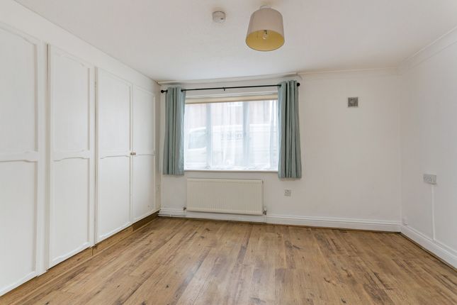 Flat for sale in Station Road, Marlow