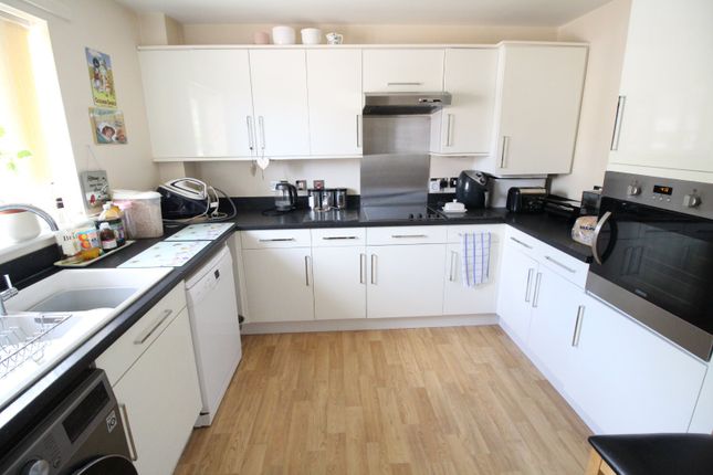 8, Mayfield Close, Warwickshire photo 4