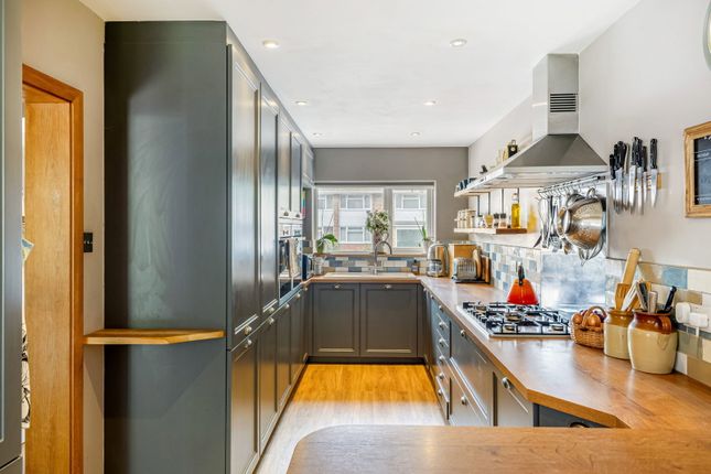 10, Parkwood Grove, Cheltenham photo 4