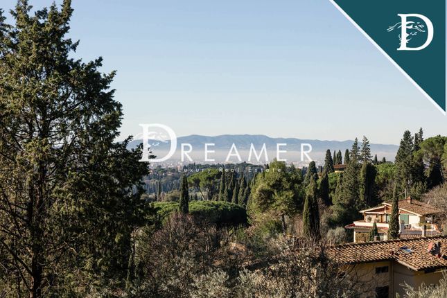 Villa for sale in Via Doccia, Fiesole, Toscana