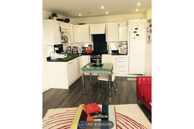 Apartment, Whitestone Way, Croydon photo 2