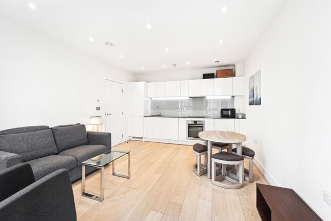 Flat for sale in King Street, Hammersmith