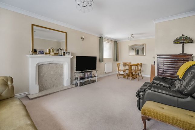 15, Austin Avenue, Bridgend photo 2