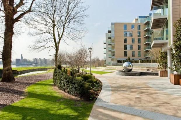 Studio for sale in Parkhouse, Woodberry Down, London