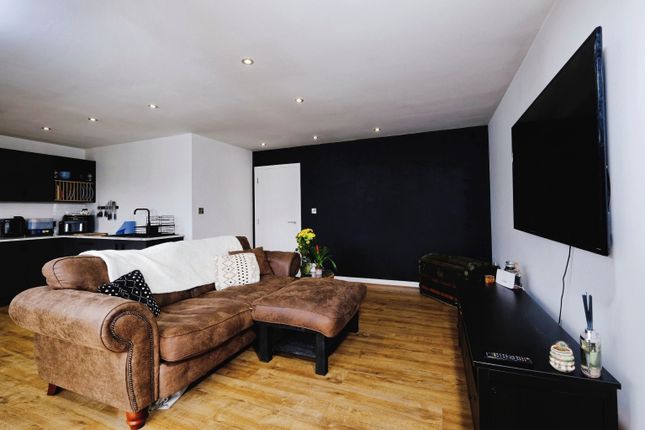 Flat for sale in Tapton Lock Hill, Chesterfield, Derbyshire