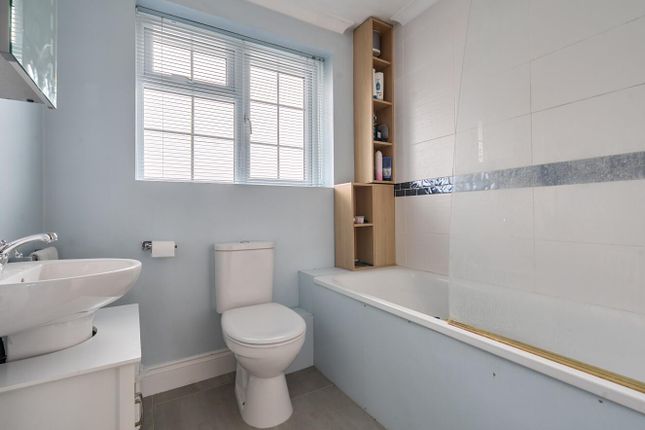 15, Fircroft Drive, Chandler's Ford photo 4