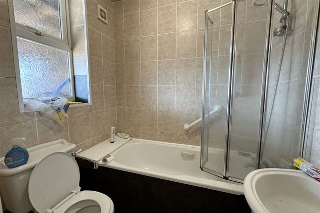 Property for sale in 100 - 102 The Quadrant, Hull