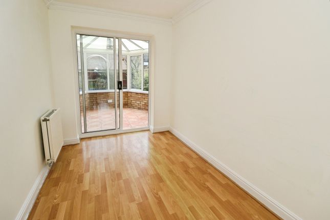 14, St. Albans Close, Lincoln photo 3