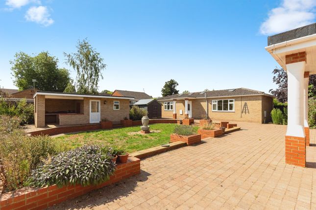 27, Elwyndene Road, March photo 4