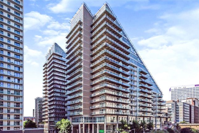 Flat for sale in The Edge, Clowes Street, Salford, Greater Manchester