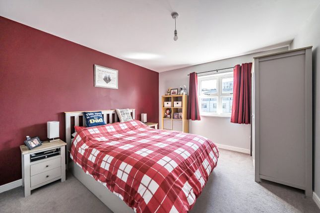 PRIVATE OR - 17 Smith House,, Burke Place, Aldershot photo 4