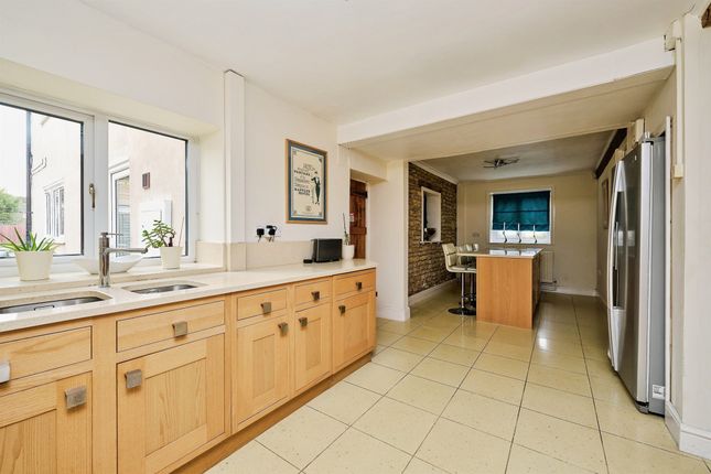 8, Welmore Road, Peterborough photo 4