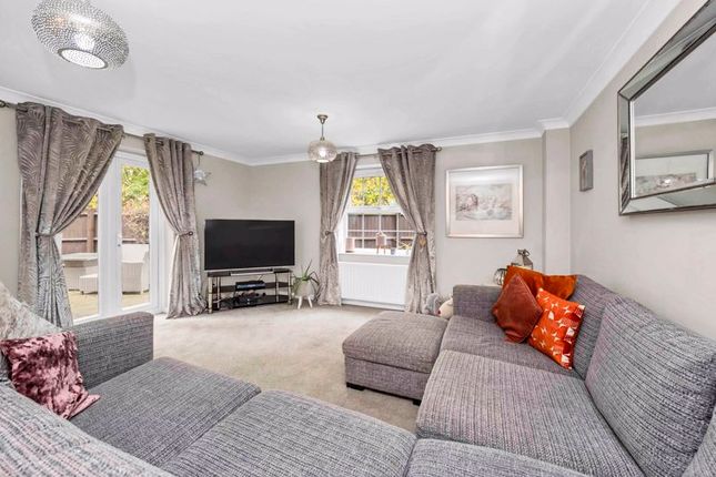 8, Kingfisher Road, Bury St. Edmunds photo 2