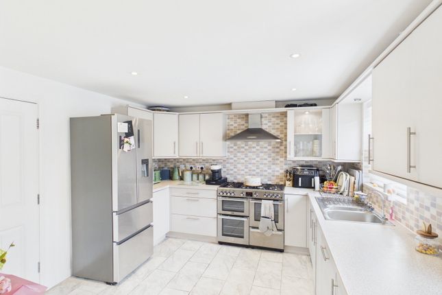 64, Phoenix Way, Stowmarket photo 2