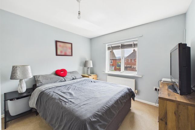 26, Twyver Place, Gloucester photo 4