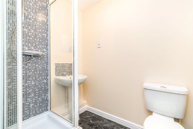 17, Mirabella Close, Southampton photo 5