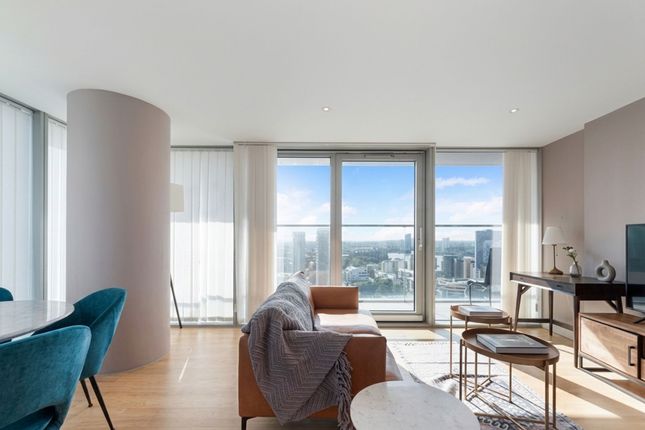 Flat 1605, Landmark East Tower, London photo 2