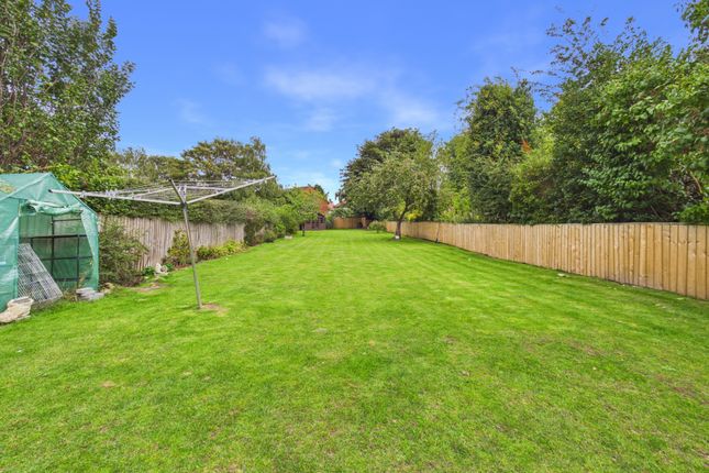 27, Red Scar Lane, Scarborough photo 2