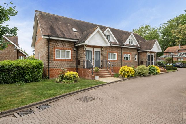 3, Andrews Reach, Bourne End photo 2