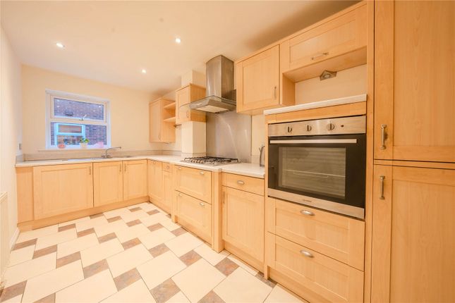 15, Carisbrooke Road, West Yorkshire photo 3