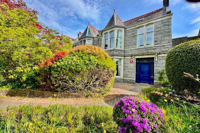 6-bed semi-detached on Bayview Road, West End, Aberdeen, AB15 4EY, Aberdeen, £2,500/mo