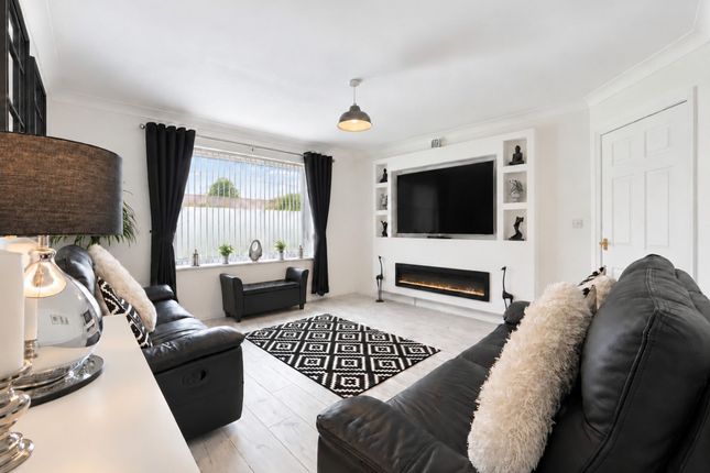 3 Glamis Close, Prenton photo 2