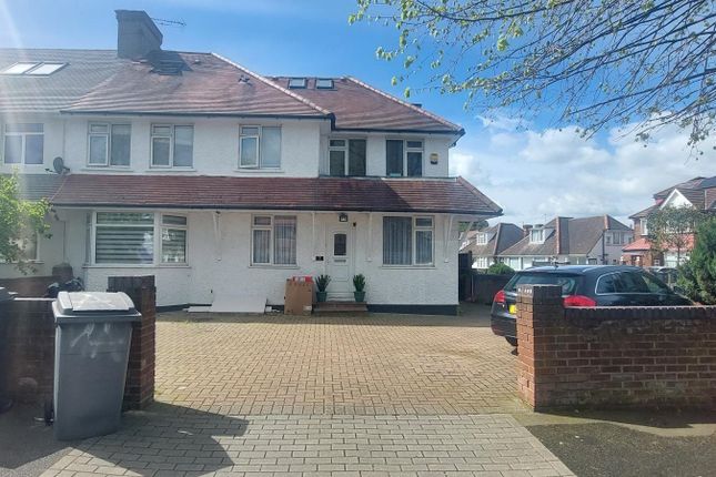 Thumbnail Studio to rent in Greenfield Gardens, London, Greater London