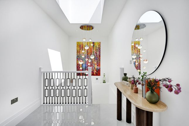 43, Rosemont Road, London photo 4