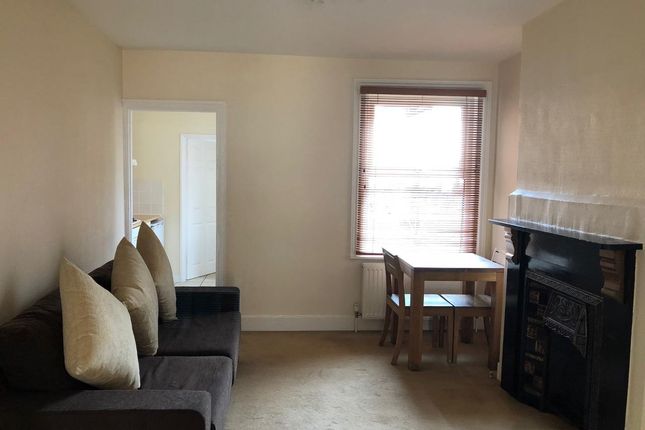 Flat 1, 170, Belmont Road, Reading photo 2