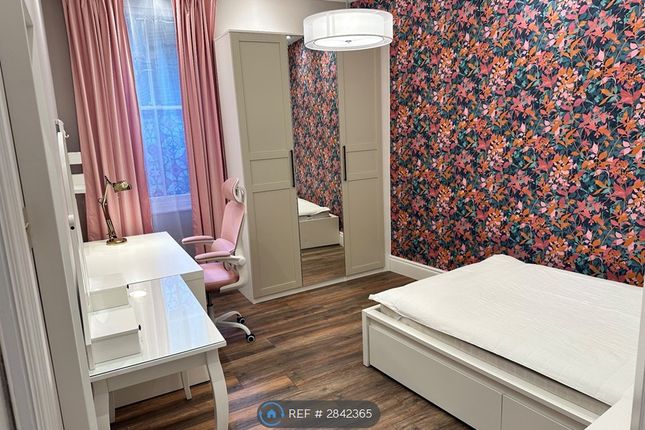 Flat, West Kensington Mansions Beaumont Crescent, London photo 5