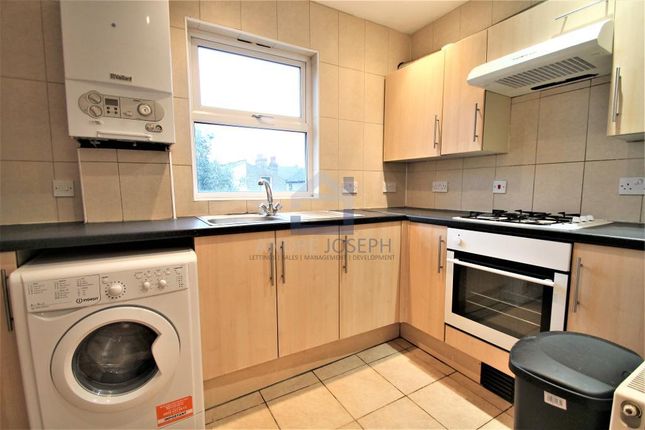 Flat to rent in Tooting Bec Road, Tooting Bec, London