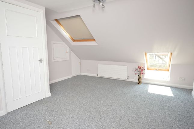 Semi-detached house to rent in Grafton Road, Worcester Park, Surrey.