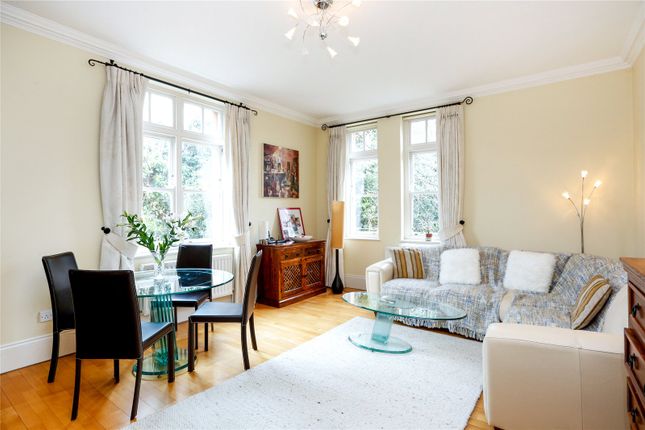 Flat for sale in The Downs, London