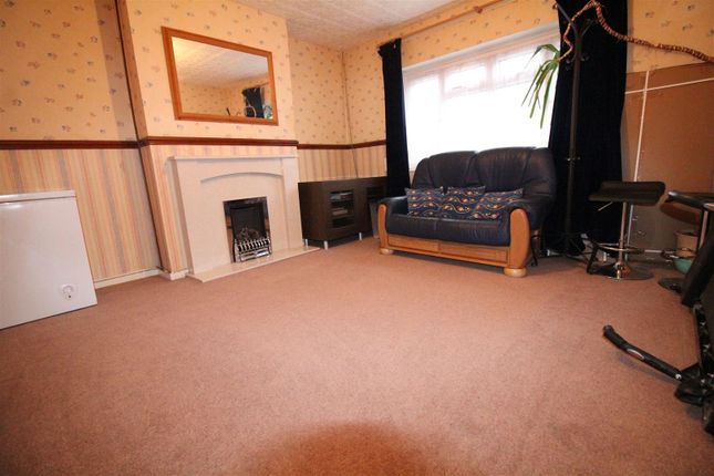 Town house for sale in Hawthorn Avenue, Batley
