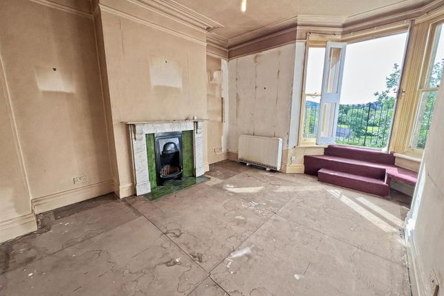 Flat 2, 136, London Road West, Bath photo 2