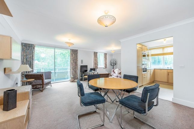 Flat to rent in Regent Court, St John's Wood