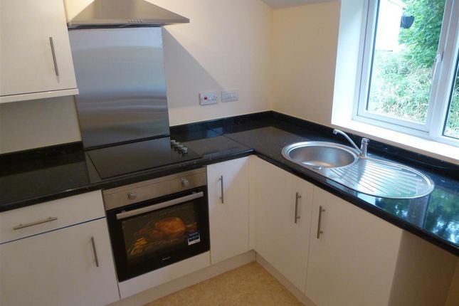 8, The Hawthorns, Park Lane, KIDDERMINSTER photo 3