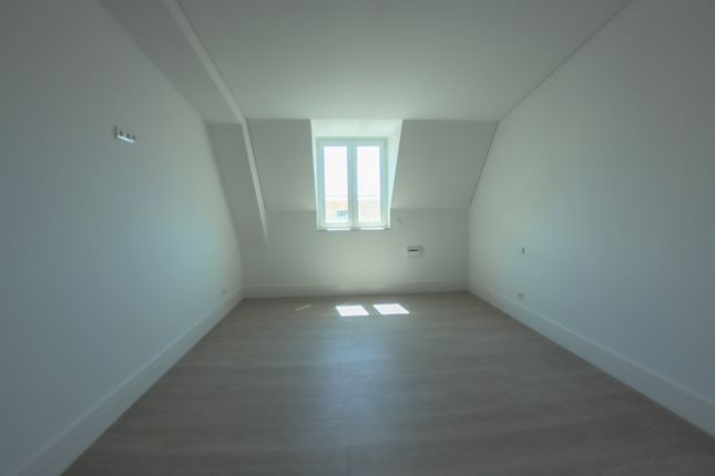 Apartment for sale in R. Das Janelas Verdes, 1200 Lisboa, Portugal