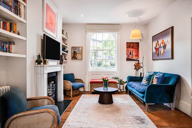2 Thornhill Place, 144, Caledonian Road, London photo 2