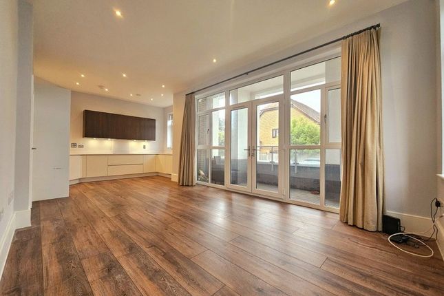 Flat 2 Beaufort Court, 31 Russell Hill, Purley photo 2