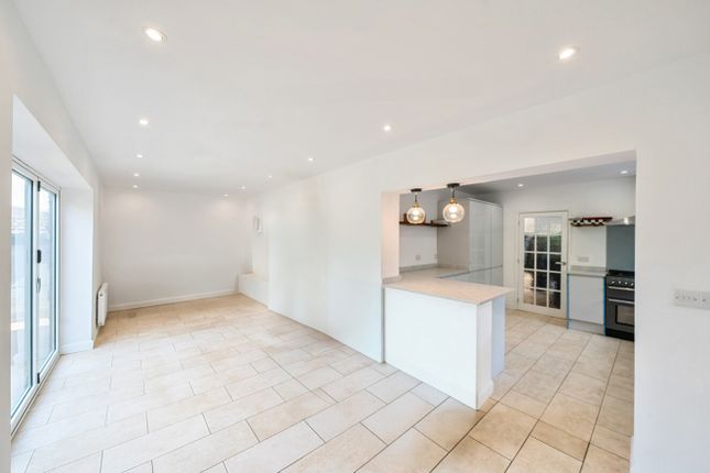 14, OAKWELL AVENUE, LEEDS photo 3