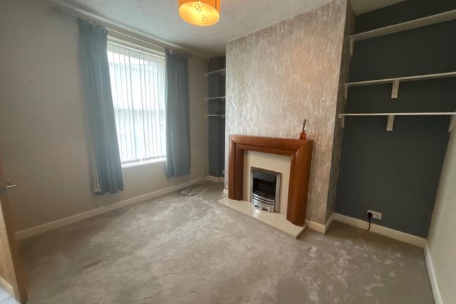 72, Lindsay Street, Stalybridge photo 3