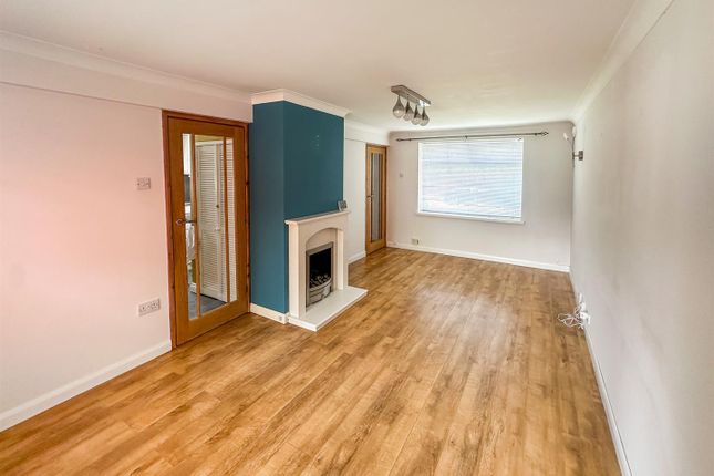 53, Cupar Crescent, Corby photo 3