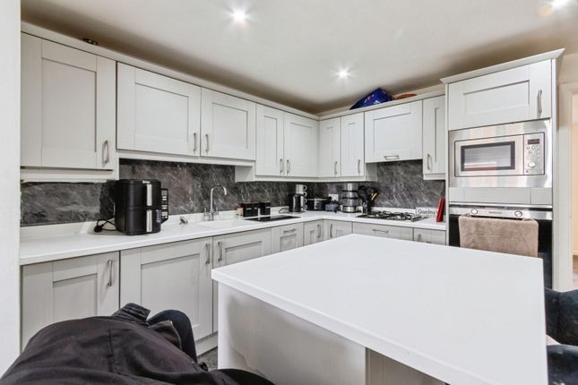 11, Kingfisher Court, West Yorkshire photo 4