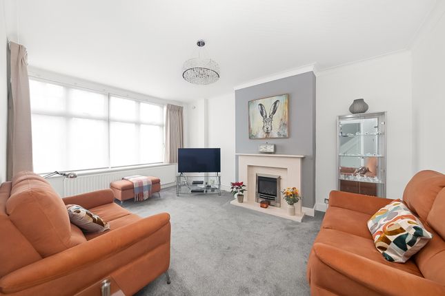 172, Palace View, Bromley photo 3