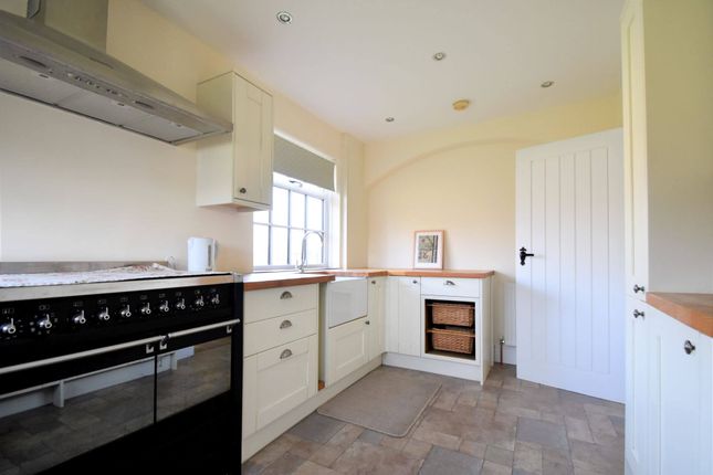 Bungalow to rent in Dubbers, Ventnor