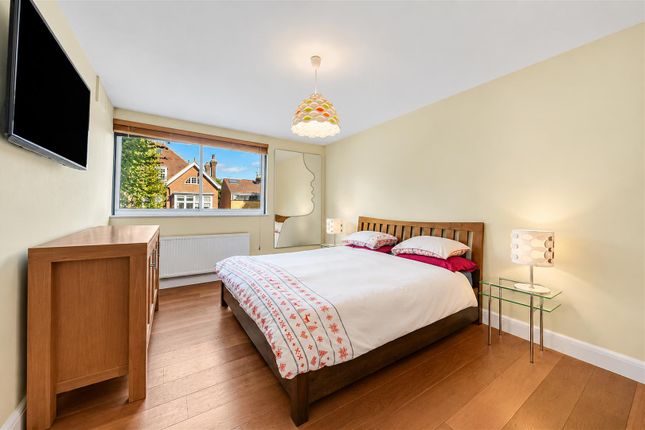 Flat 4 Eldon Court, Eldon Grove, London photo 4