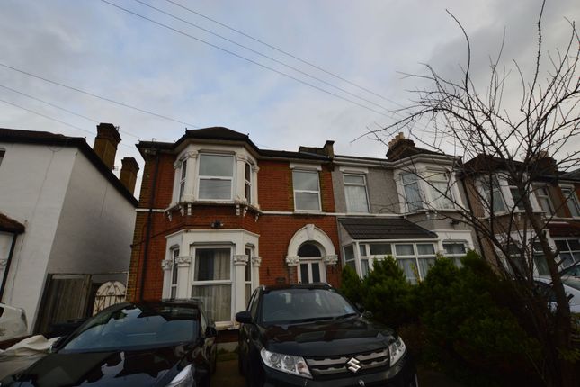 Thumbnail Flat to rent in Richmond Road, Ilford