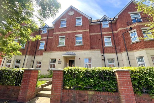 2-bed flat on 34 Corallian Court Kirtleton Avenue, Weymouth, £185,000