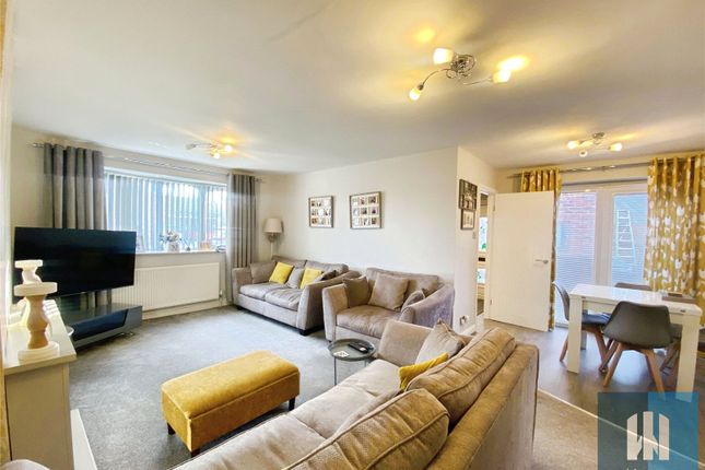 54, Spring Bank Drive, West Yorkshire photo 4